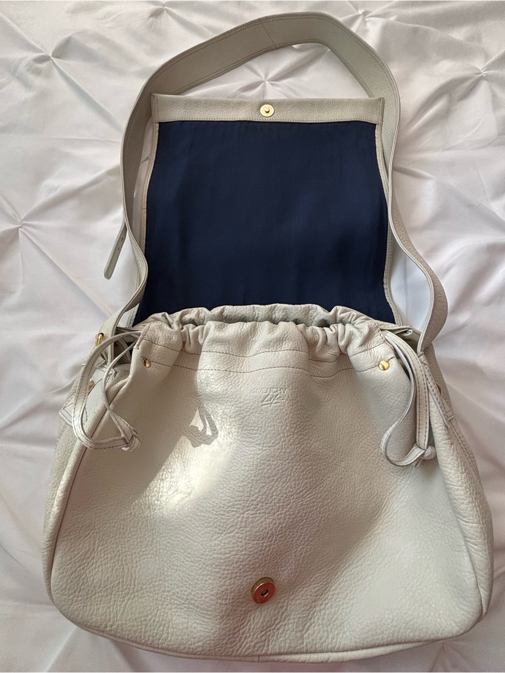 Givenchy Life Vintage Soft Pebble Leather Crossbody Bag, Off-White, EVC - Picture 4 of 16